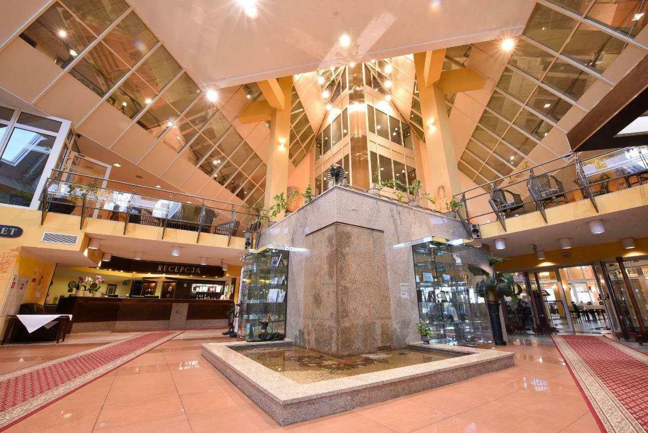 Piramida Park Hotel & Wellness تخه المظهر الخارجي الصورة